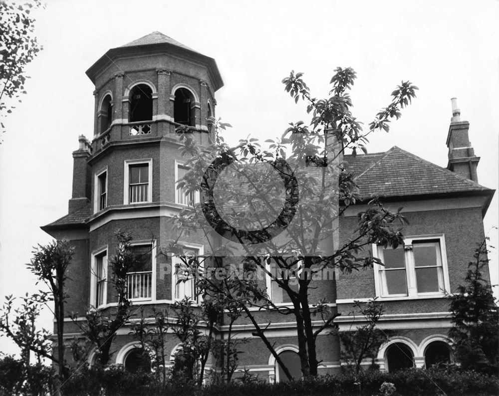 Peveril Towers, The Park