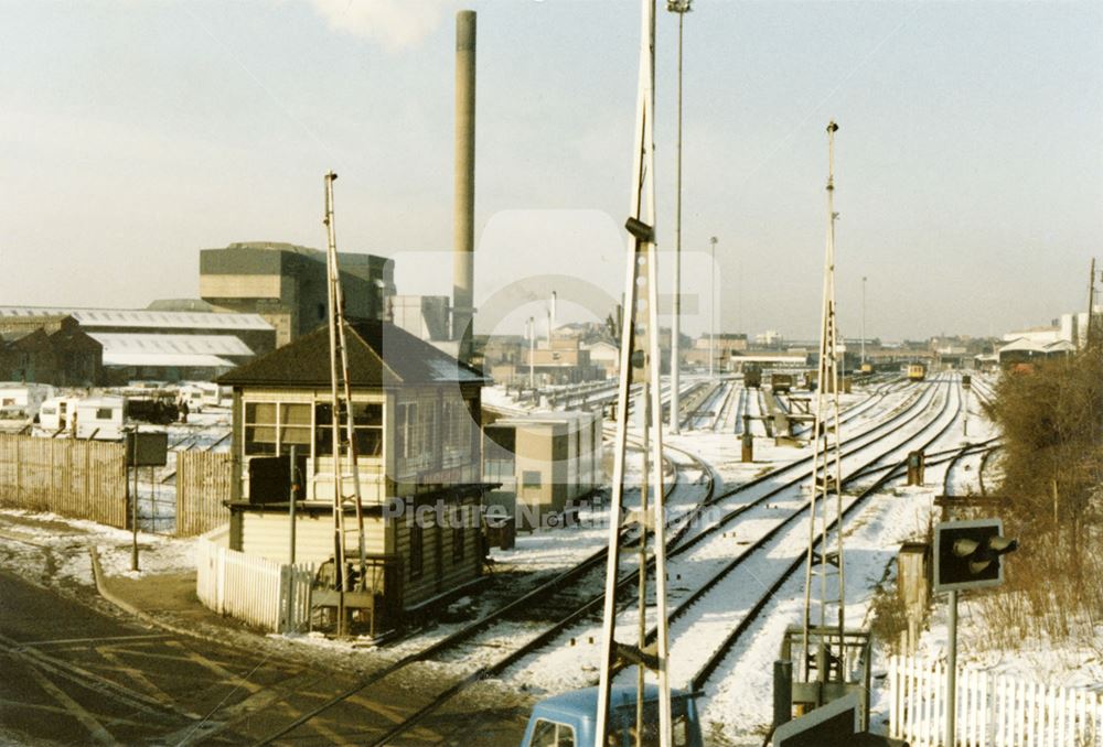 Meadow Lane Level Crossing, Sneinton Junction signal box