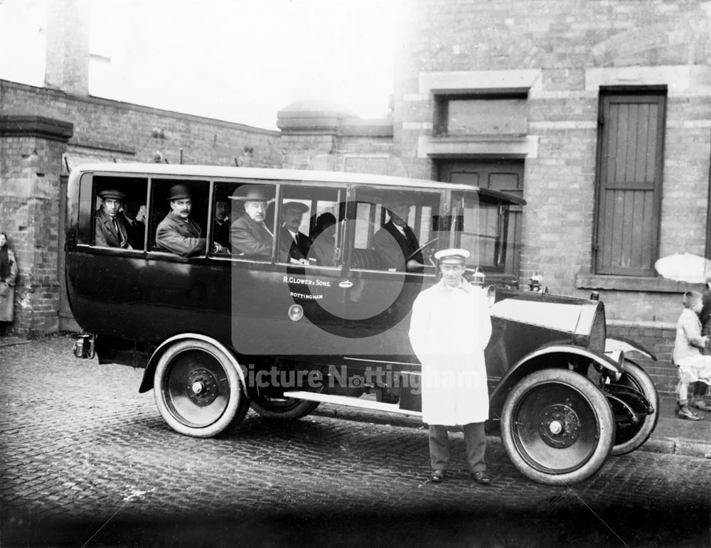 R Clewer and Sons motorbus