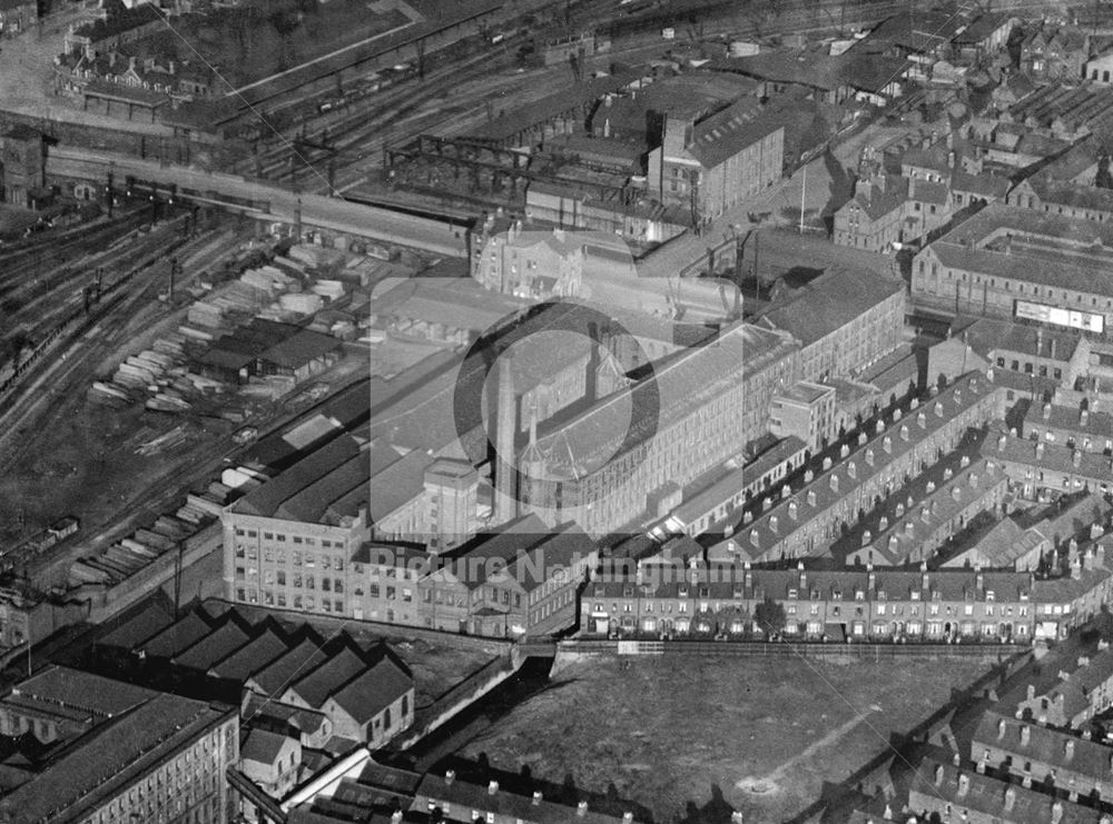 Aerial view of the Queen's Road - London Road - Eastcroft area c 1930