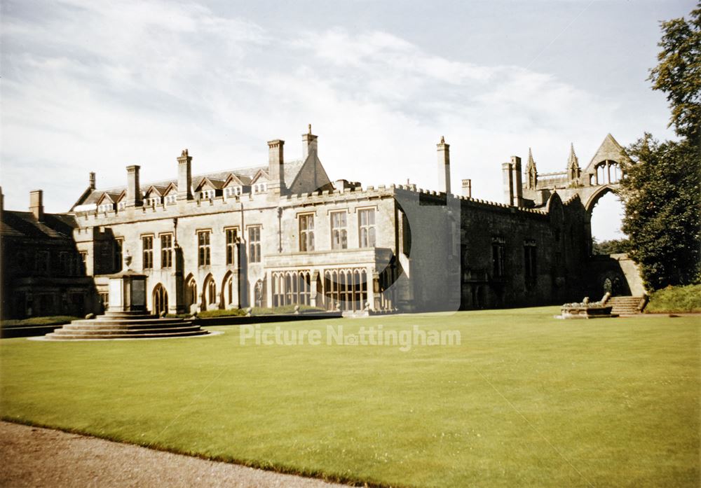 East aspect of Newstead Abbey and Boatswain's monument