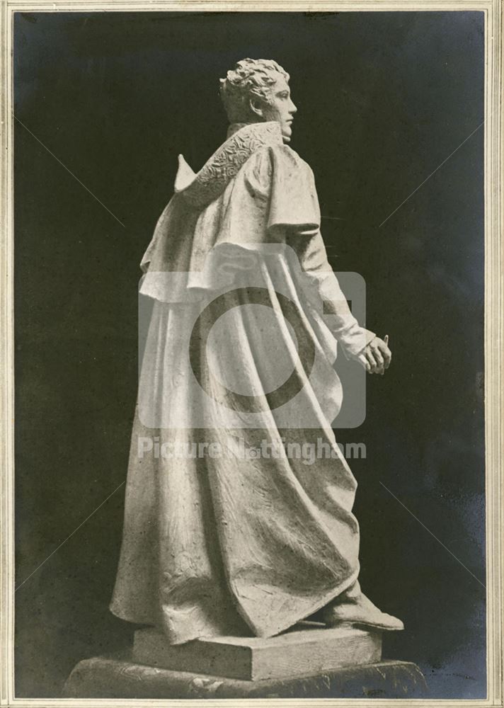 Lord Byron statue, Aberdeen Grammar School