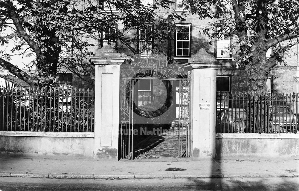 Basford House - gates