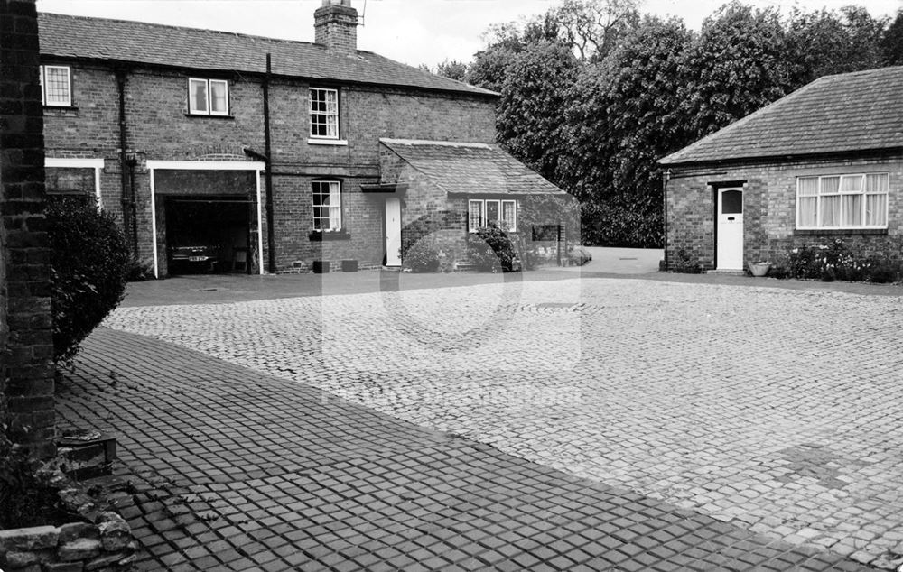 Lenton Abbey House - Stable yard