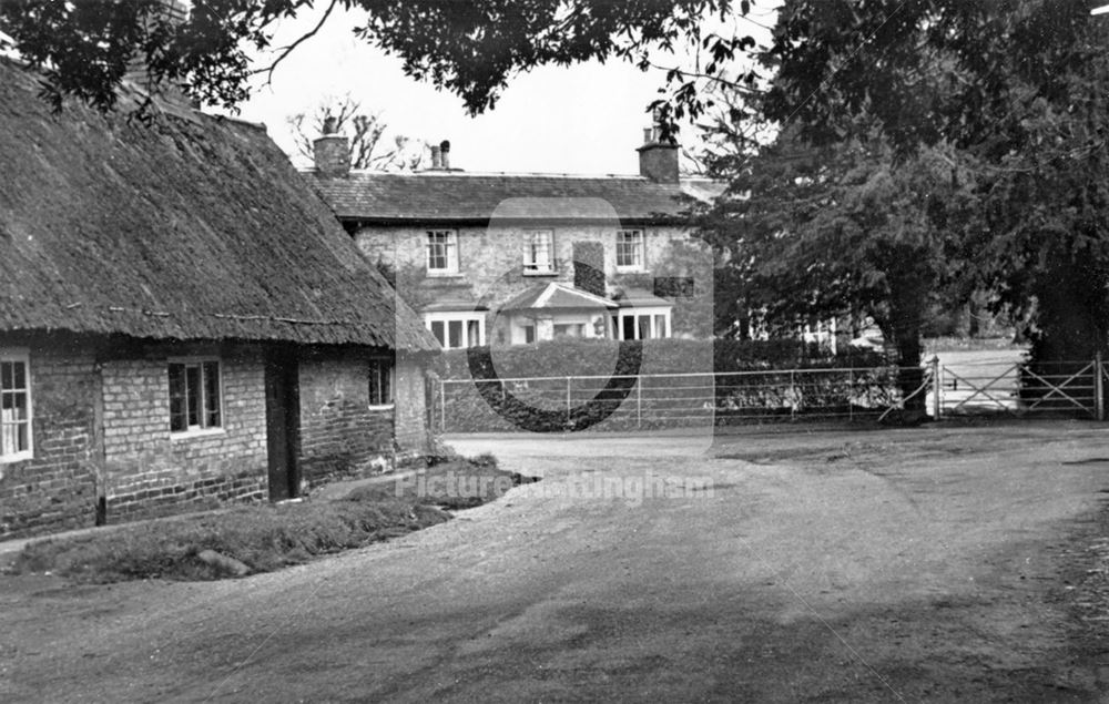 Old thatched cottages - Clifton Village