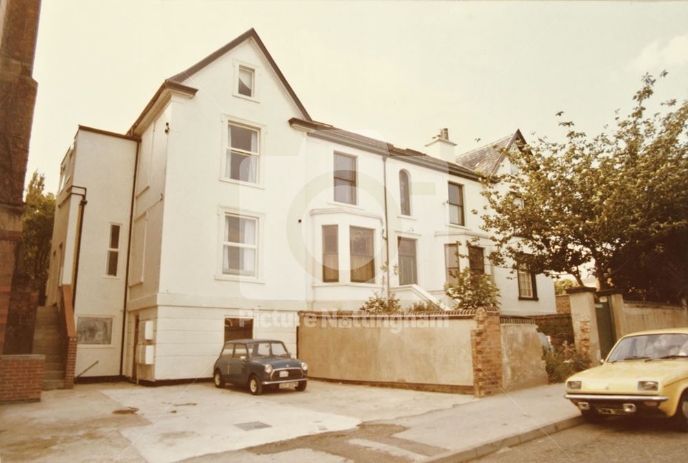 46, St Ann's Hill Road