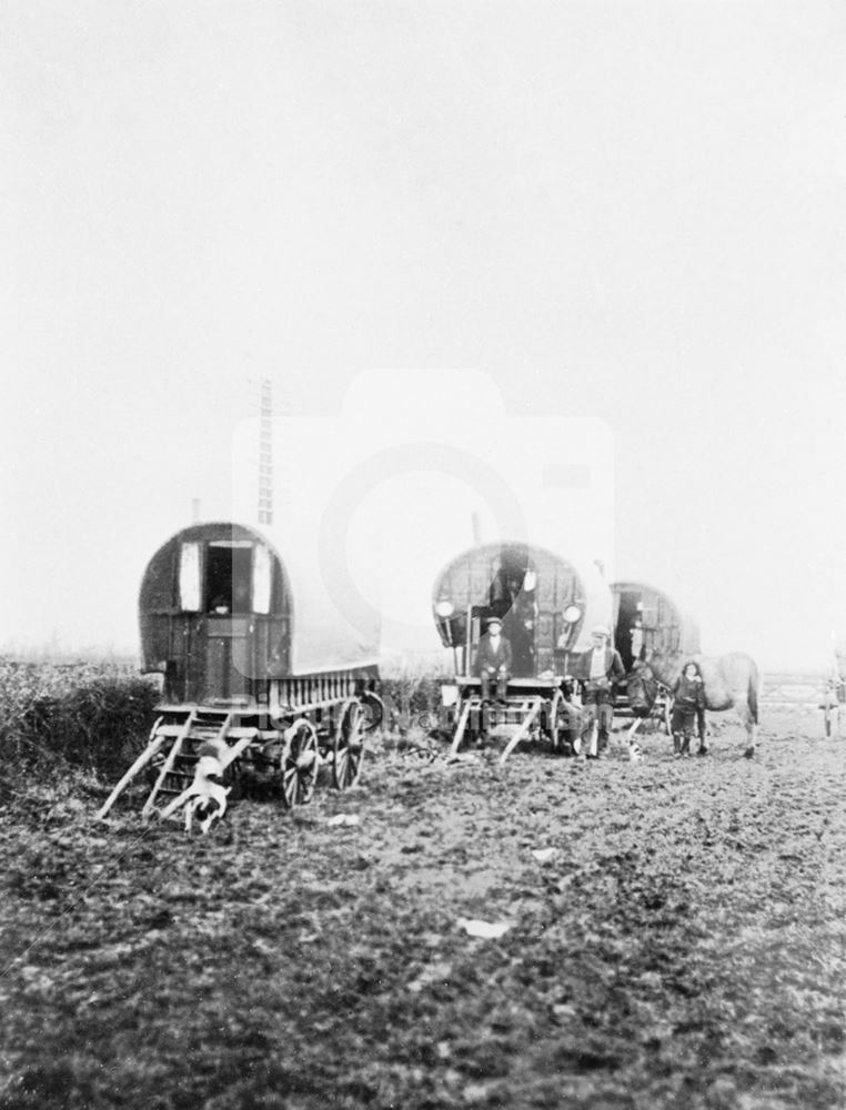 Gypsy camp, Fosse Way, c 1930