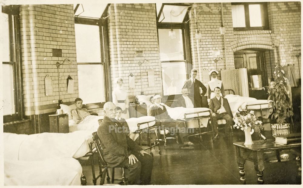 Nottingham General Hospital - Nurses and patients in a men's ward (During World War 1)