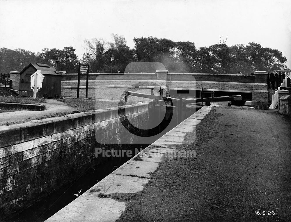 New Wollaton Road Bridge over the Nottingham Canal