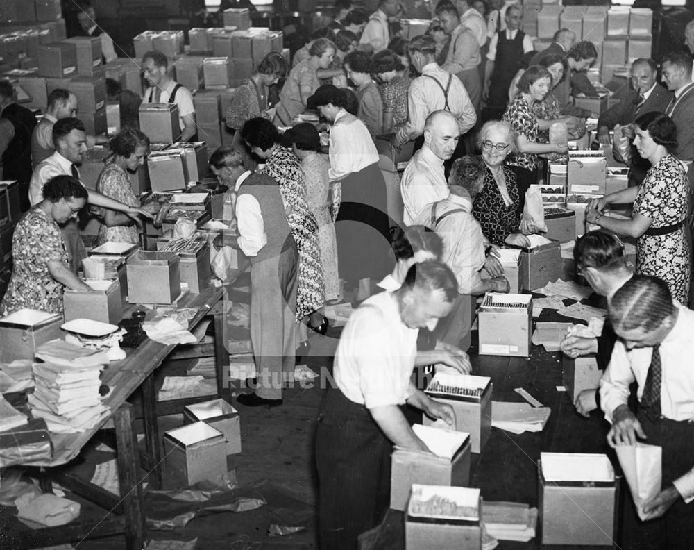 Evacuation, packing food parcels, 1939