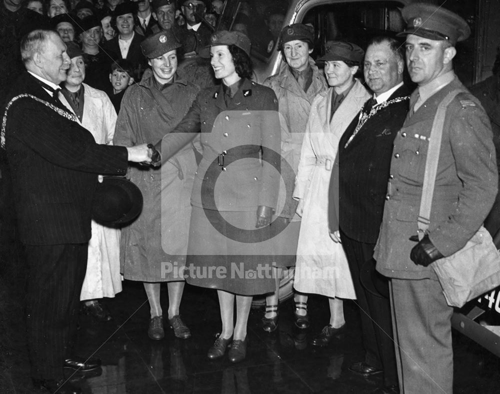 Lord Mayor, Wallis Binch Esq, welcoming airwoman Jean Batten, Nottingham, 1940