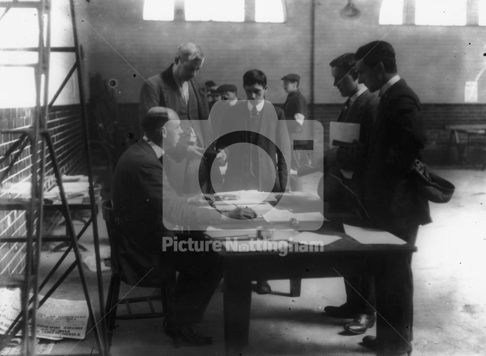 Signing up for military service, 1914-18