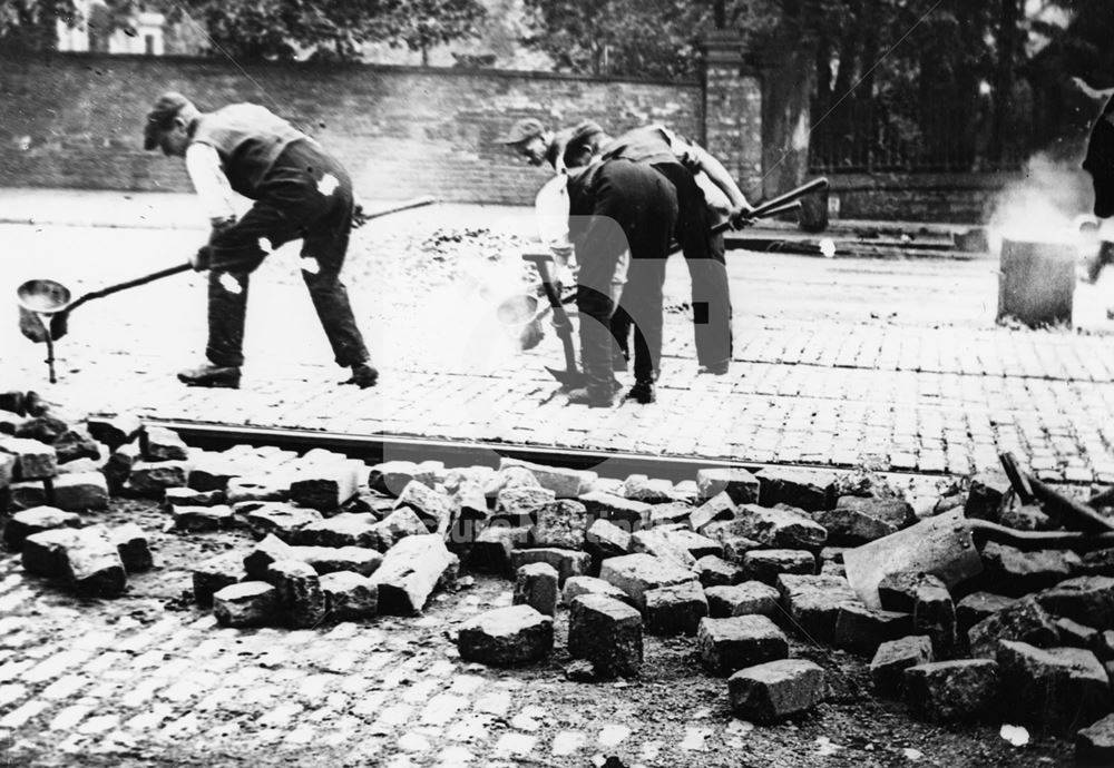 Laying cables, Mansfield Road