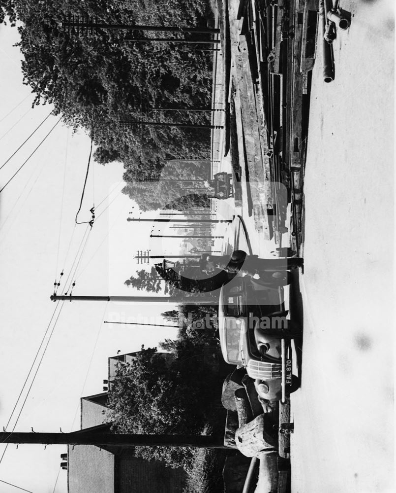 Road barricade, Derby Road, Lenton, 1940