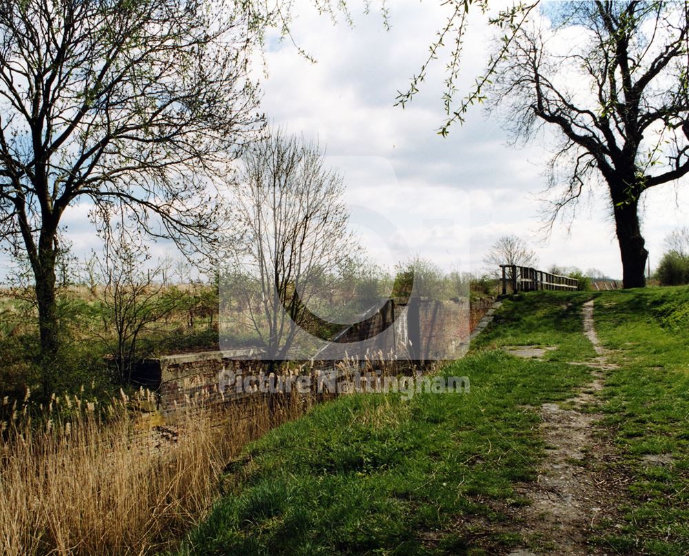 Hollygate Lock (no7) - Looking SW