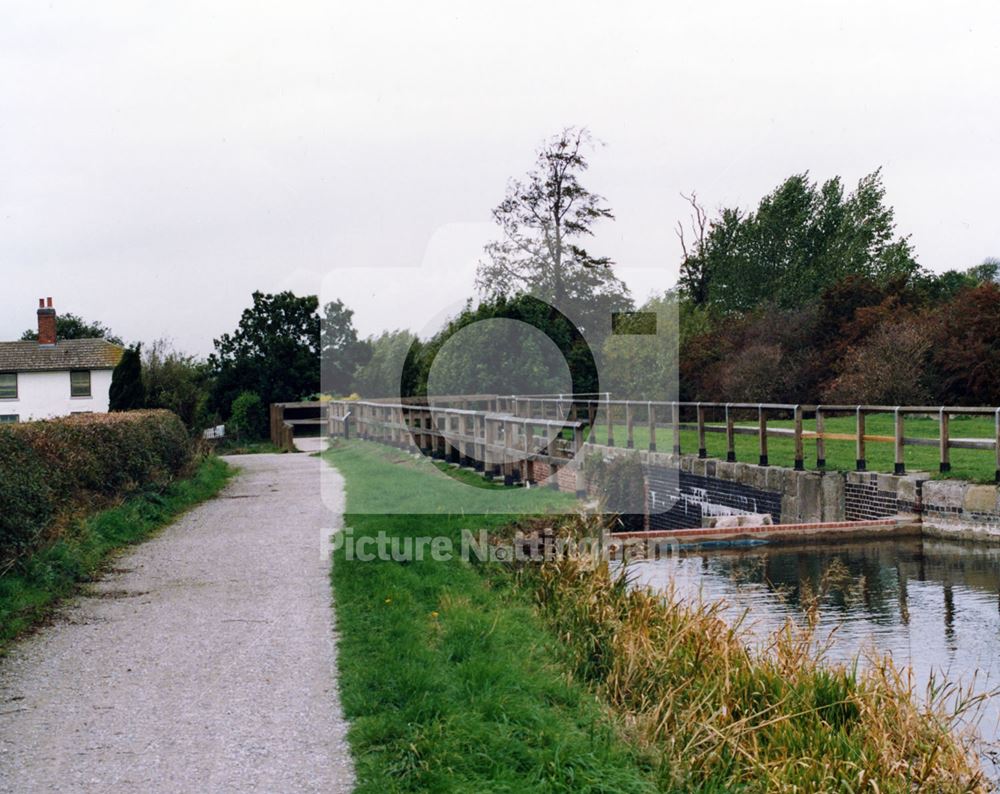 Skinner's Lock (no4) : Gates removed