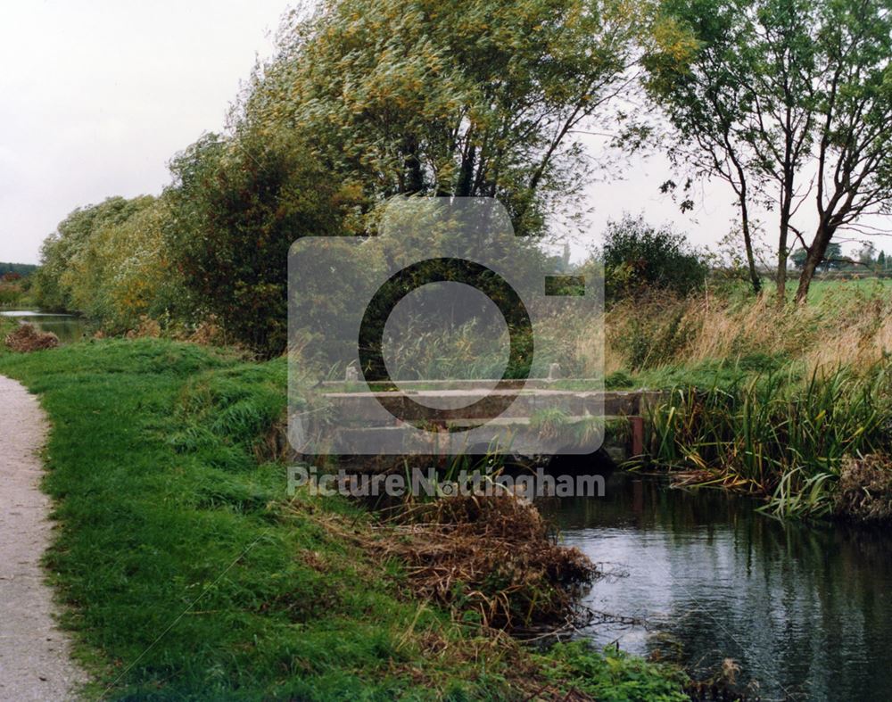 Lowe's Bridge, Grantham Canal, 1995