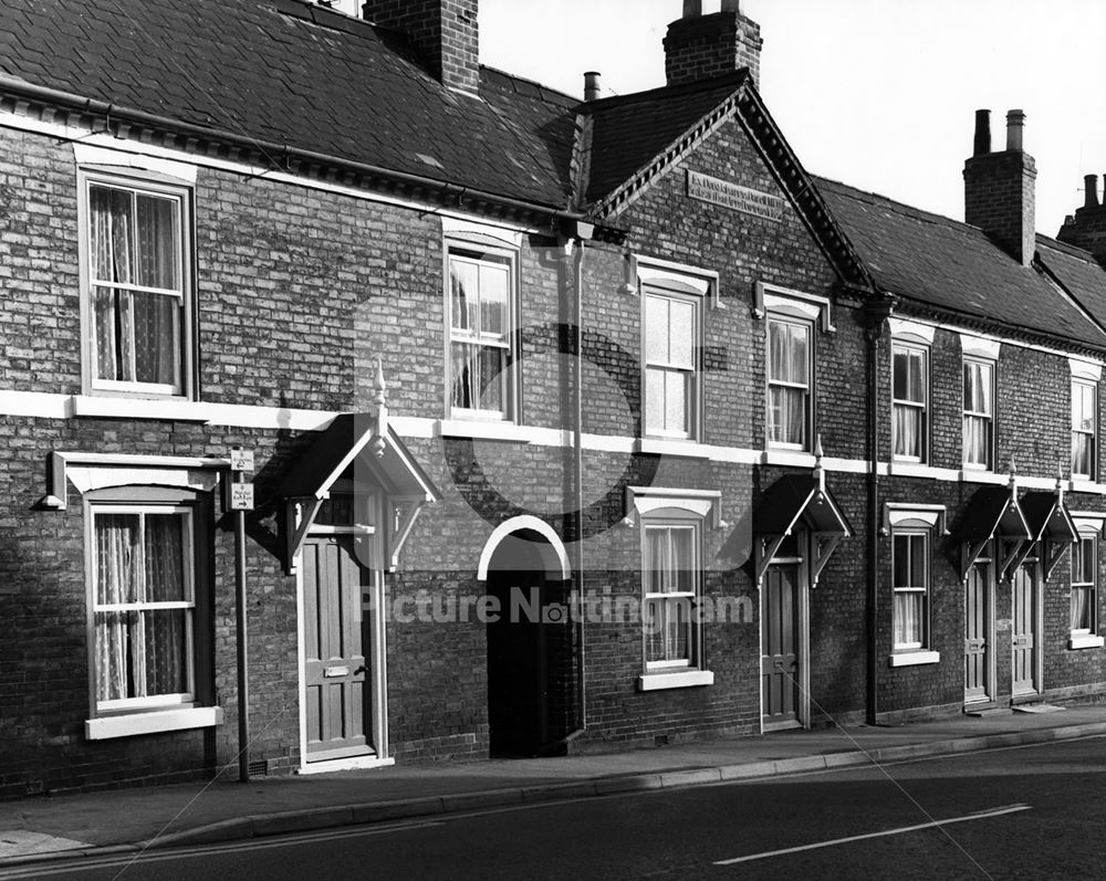 Almshouses, Bridgegate (north side) nos 72-66