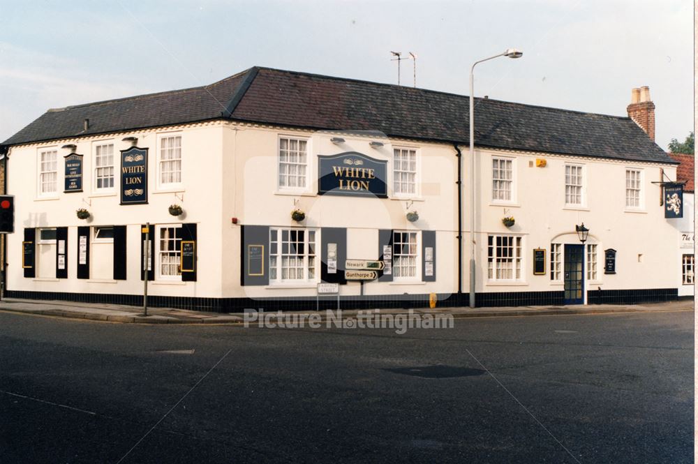 White Lion, Fairfield St