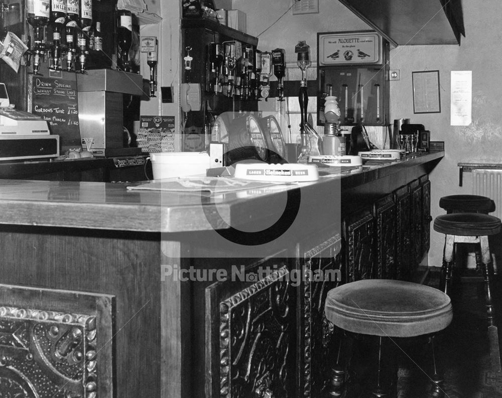 Lounge Bar of the Magna Charta Public House, Southwell Road, Lowdham, 1993