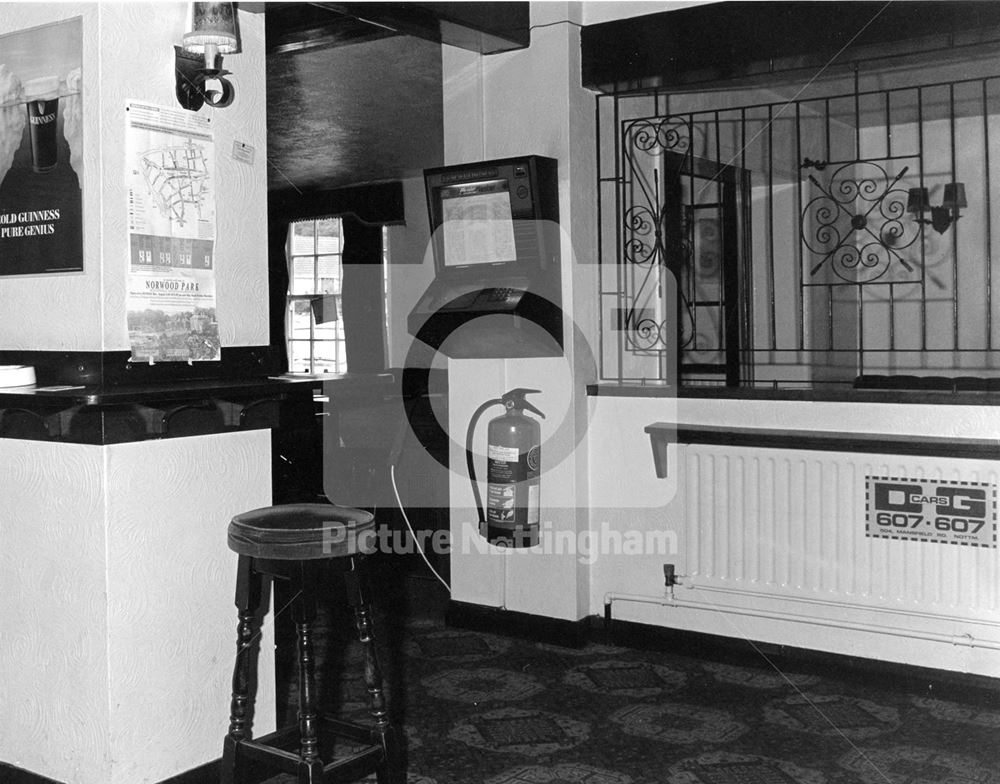 Lounge Bar of the Magna Charta Public House, Southwell Road, Lowdham, 1993