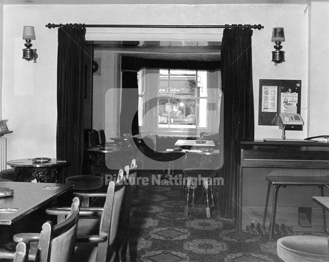 Lounge Bar of the Magna Charta Public House, Southwell Road, Lowdham, 1993