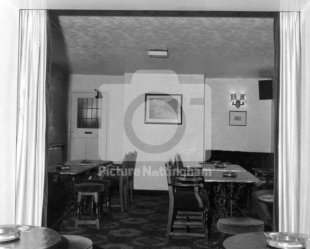 Lounge Bar of the Magna Charta Public House, Southwell Road, Lowdham, 1993