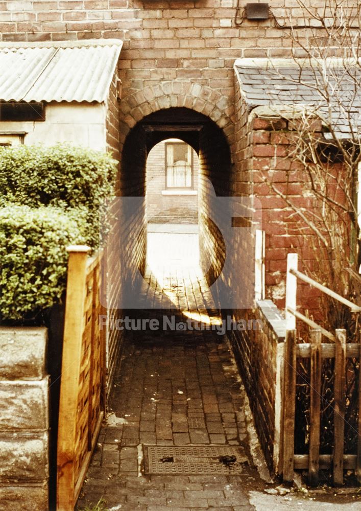 Yard entry - Salisbury Street - This location was used in 'Saturday Night and Sunday Morning'