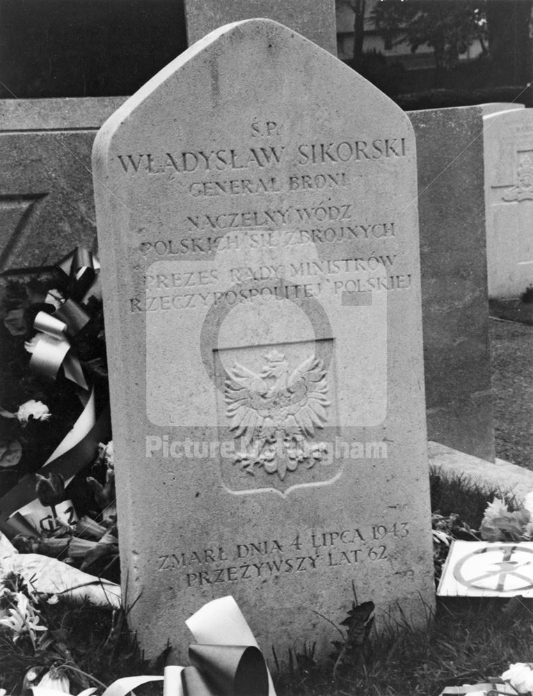 Gravestone of Wladyslaw Sikorsky, Newark Cemetery, Newark on Trent, 1981