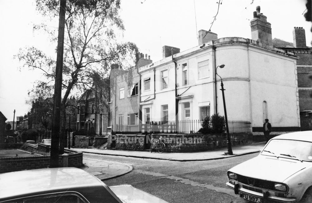 Burns Avenue, 1976