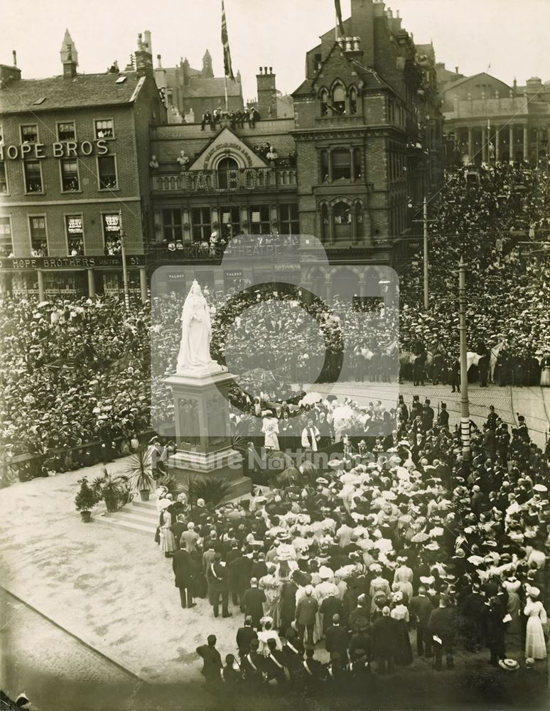 Queen Victoria's Statue, Market Place, 1905