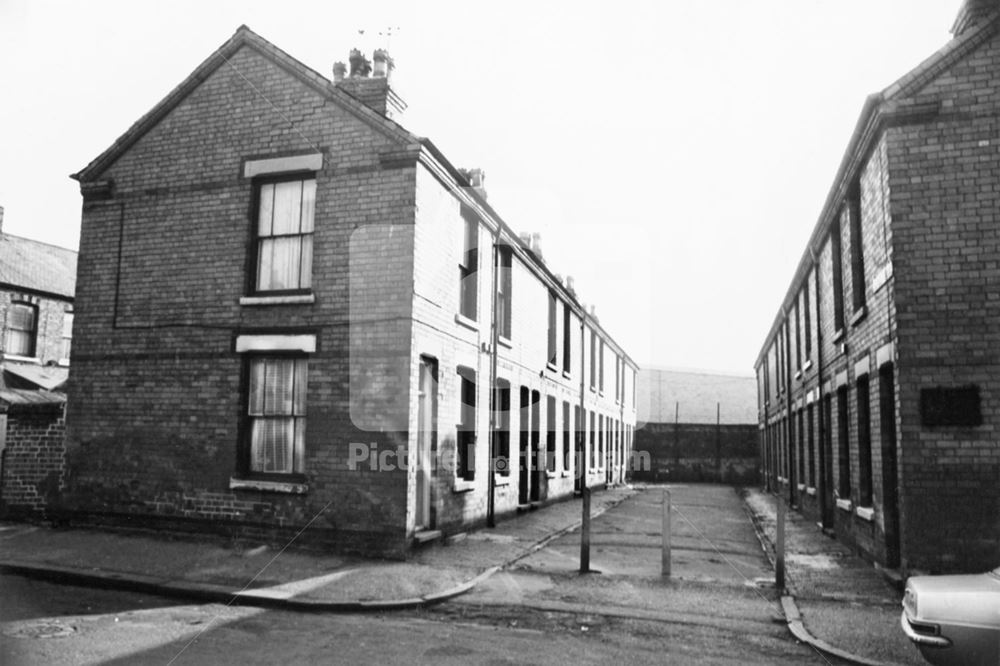 Annfield Terrace, Denman Street, Radford, 1976