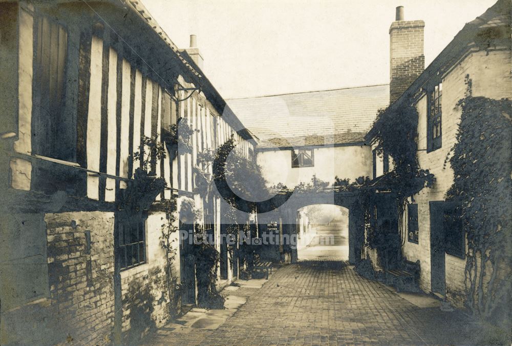 Old Court Yard, Saracen's Head Hotel, Southwell, c 1900