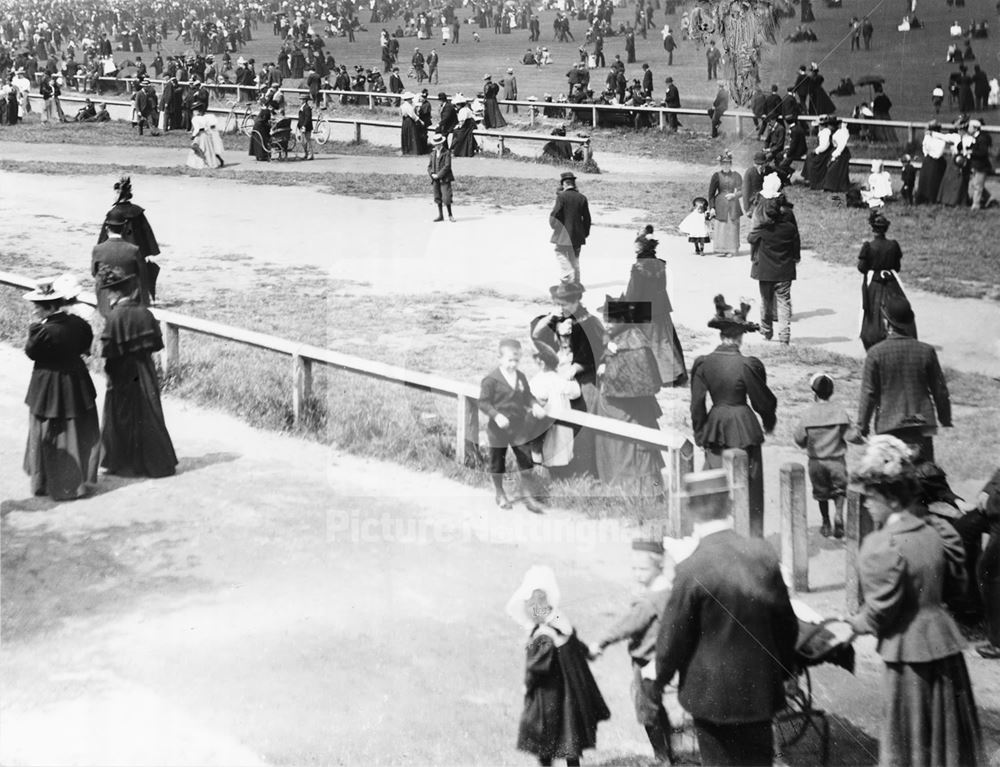 Crowds on the Forest, c 1897