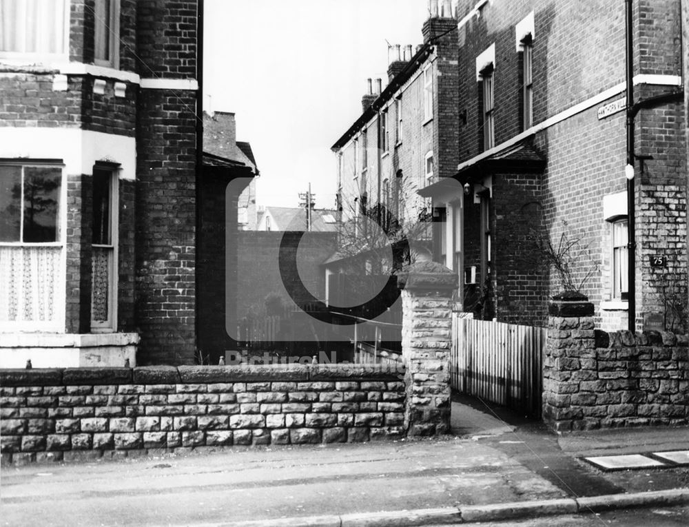 Hawthorn Villas, Loscoe Road, Carrington, 1977