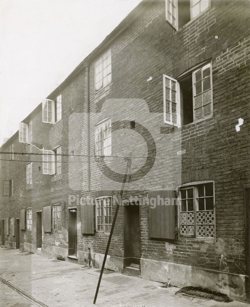 Yard off Narrow Marsh, Nottingham, 1913