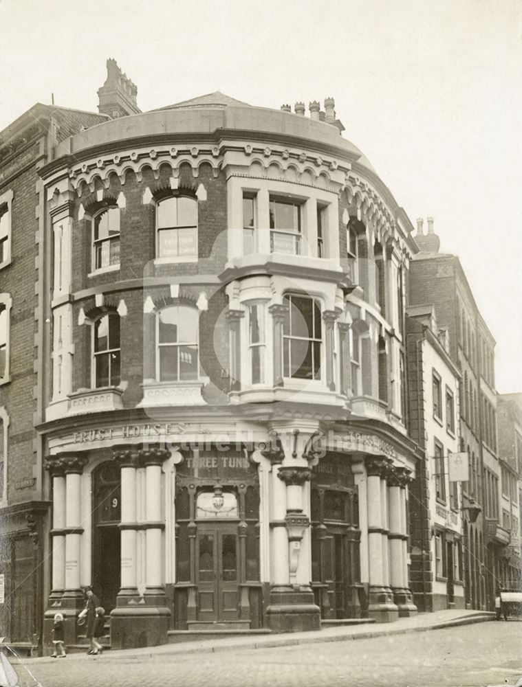 Three Tuns public house, corner of Warser Gate, Lace Market, Nottingham, 1926