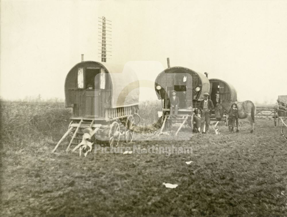 Gypsy camp, Fosse Way (Roman Road), nr Bingham, c 1930