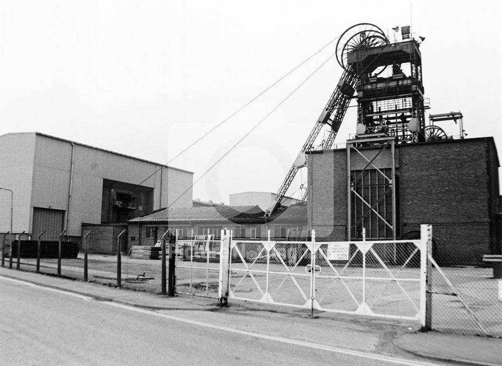 Headstocks and winding engine house, Belle Vue Lane, Blidworth, 1982