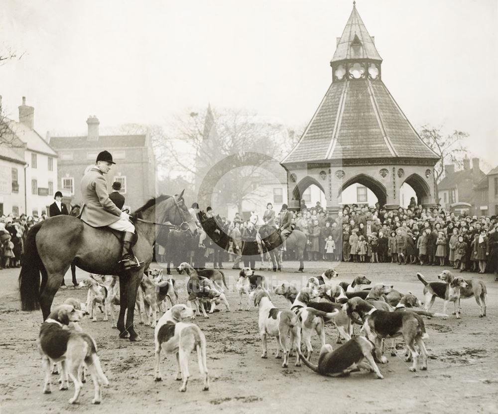 South Notts Hunt in the Market Place, Bingham, c 1950s