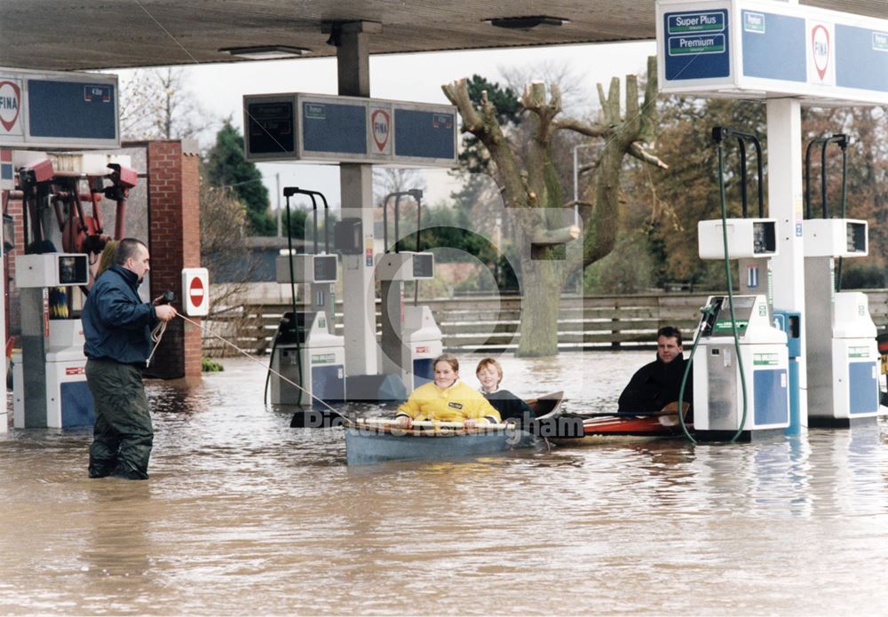 Flooded Petrol Station, Lowdham Road, Gunthorpe, 2000