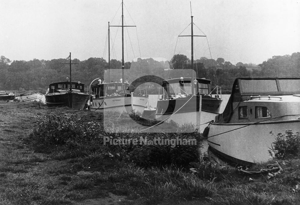 Boats on the River Trent, Gunthorpe, c 1930s-40s