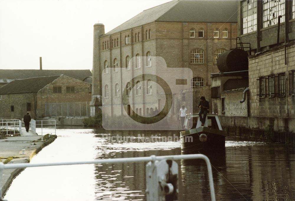 Nottingham Canal, Wilford Street Bridge area, Looking west From the Lock, Nottingham, 1984