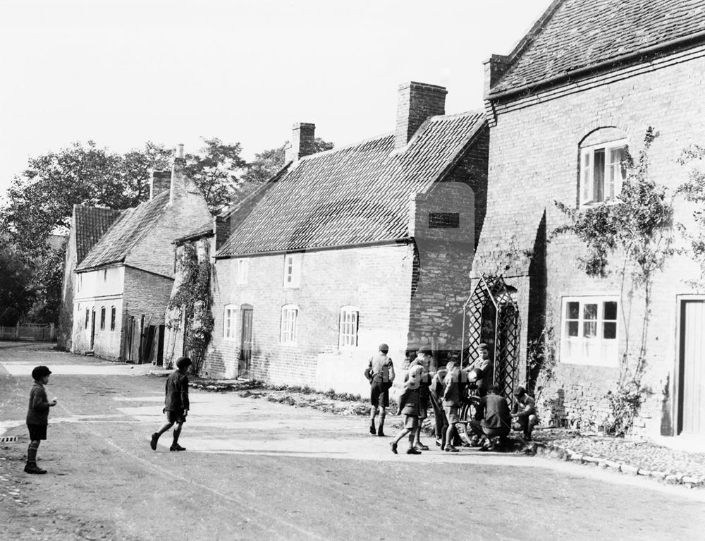 Children on Church Street, Bunny, 1932