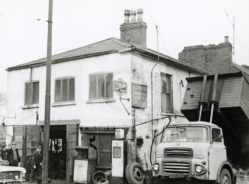 Widdowson's Garage, Cowley Street, Basford, Nottingham, c 1970 ?