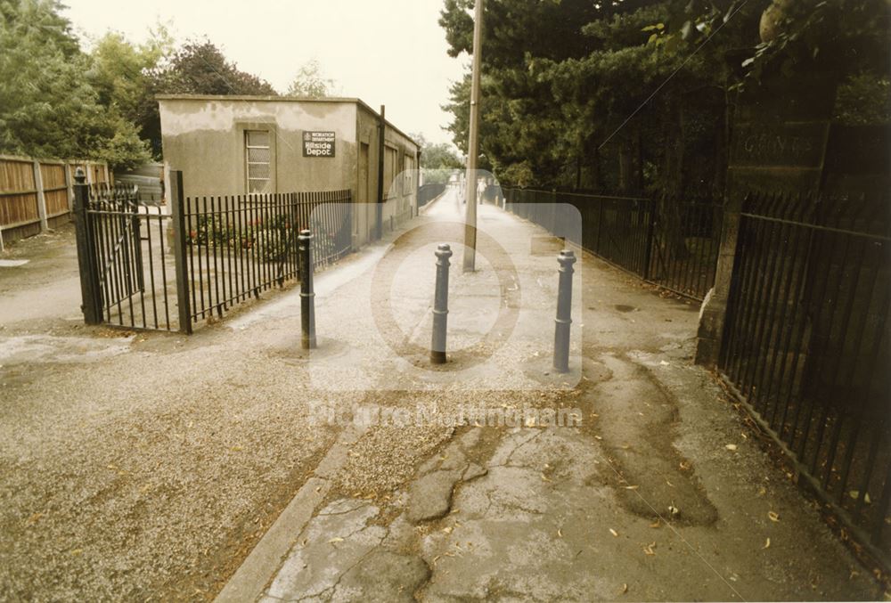 Charnock Avenue Footpath, Derby Road, Lenton, Nottingham, 1986