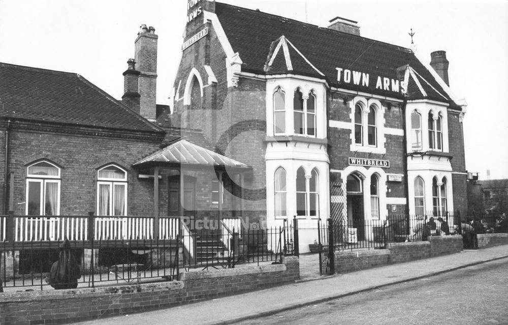 The Town Arms Public House, Trent Bridge, Nottingham, 1975