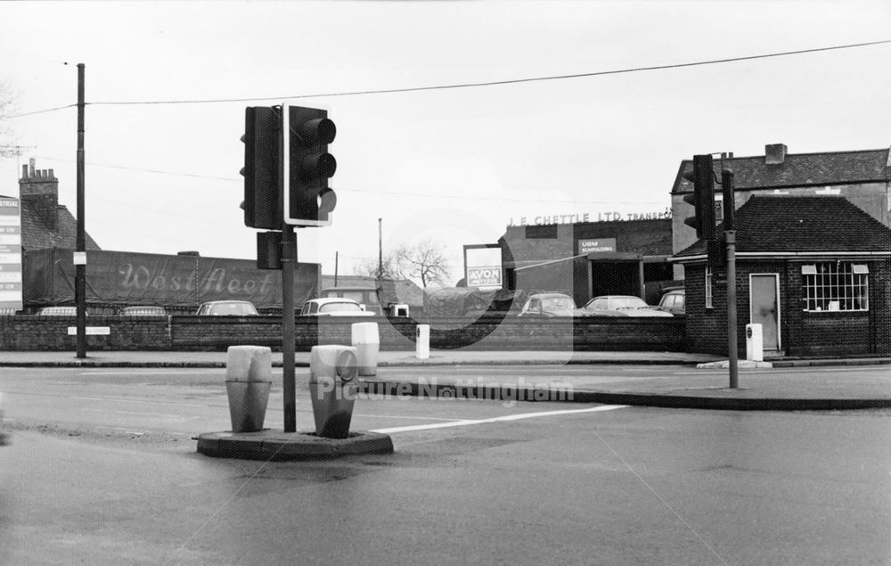 Public Weighbridge at 41A-42 Chettle's Yard, from Wollaton Road, Radford, Nottingham, 1977