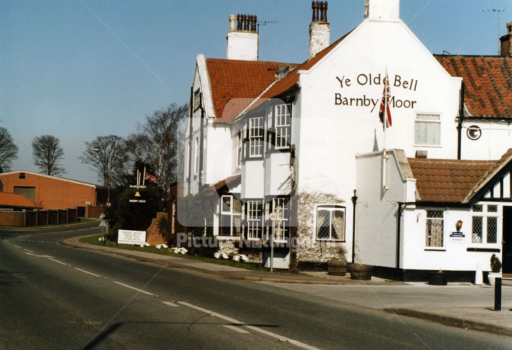 Ye Olde Bell, North Road, Barnby Moor, Nottingham, 1998