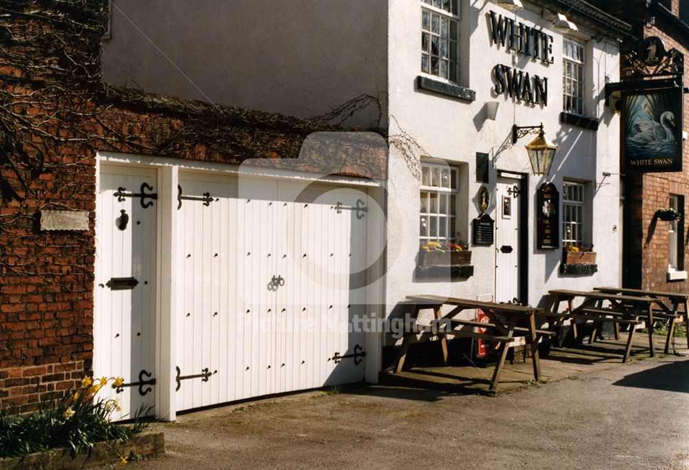 White Swan Pub, Main Street, Blyth, Nottingham, 1998 